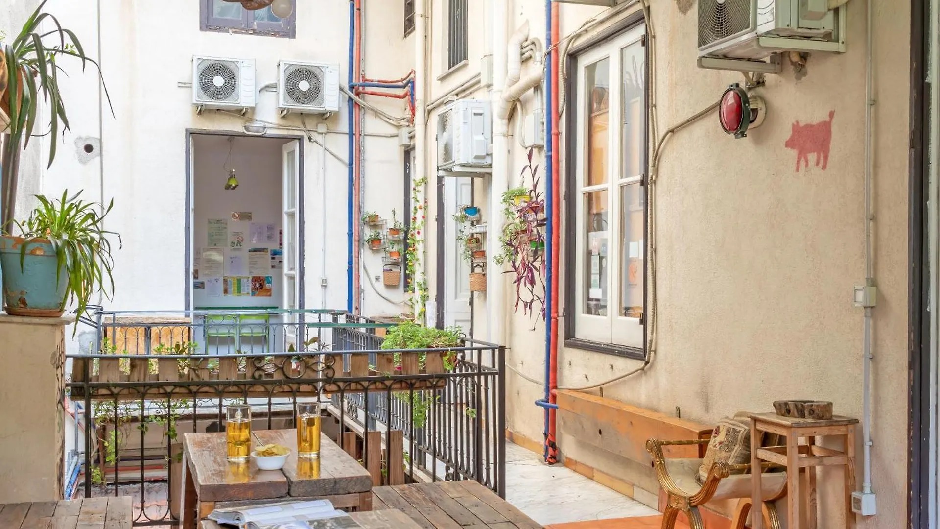 A Casa Di Amici Hostel Palermo 0*,  Italy
