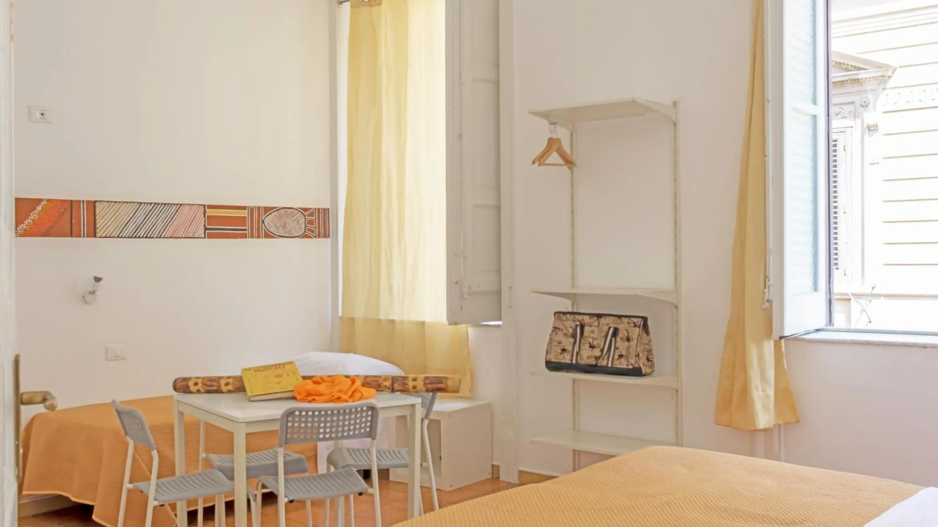 A Casa Di Amici Hostel Palermo 0*,  Italy