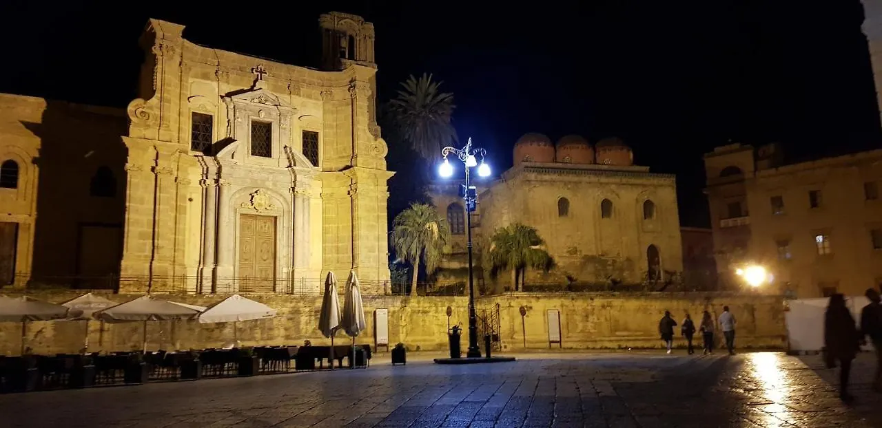 A Casa Di Amici Hostel Palermo Italy